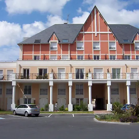 Les Marines 1 Et 2-7 By Interhome كابورغ