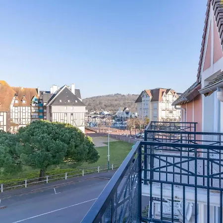 Les Marines 1 Et 2-7 By Interhome كابورغ